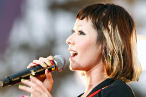 木村カエラのツーブロックの髪型